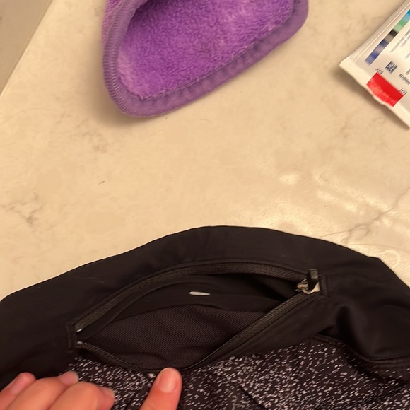 Lulu lemon runner up shorts - Picture 3 of 6